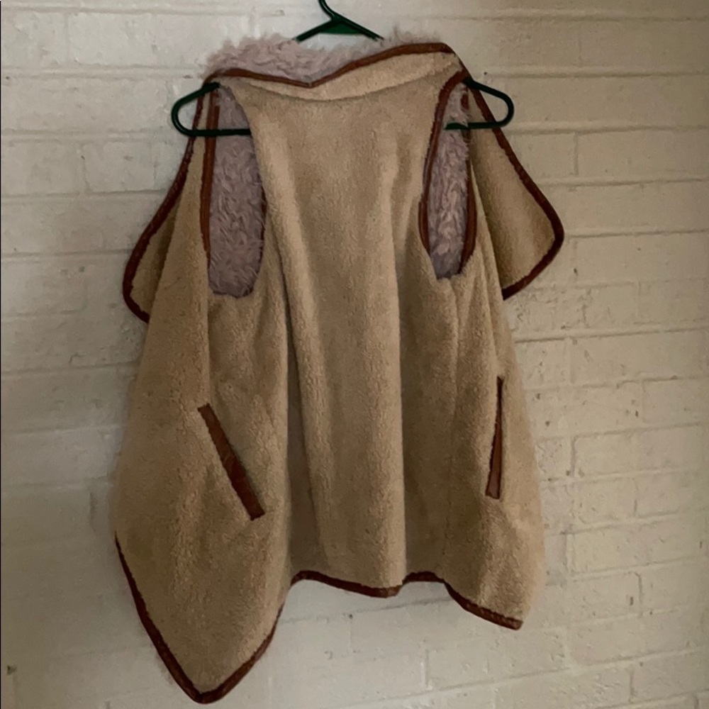 Vest - Picture 2 of 2